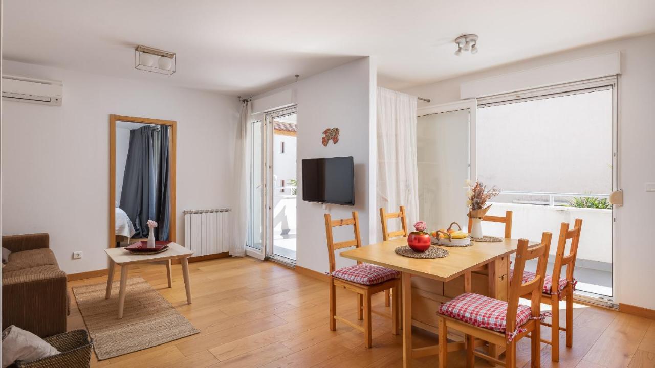 Modern Apt With Terrace 4 Min Walk To The Beach Split Eksteriør billede
