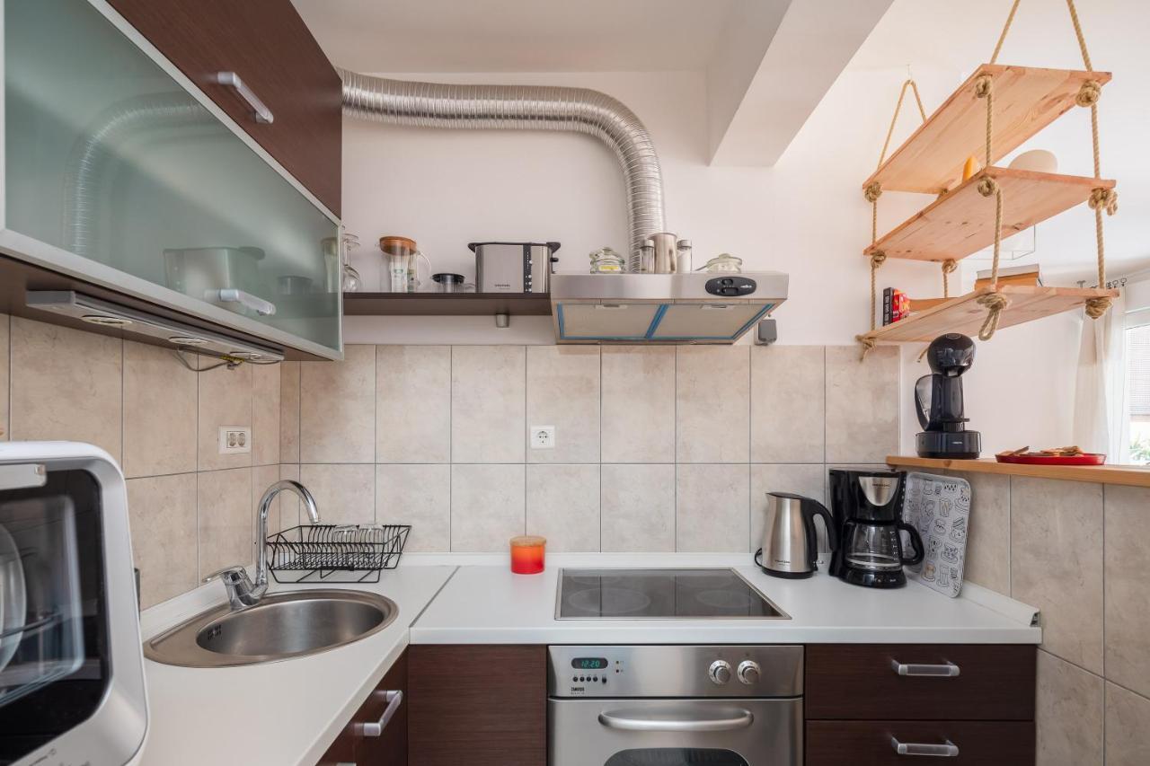 Modern Apt With Terrace 4 Min Walk To The Beach Split Eksteriør billede