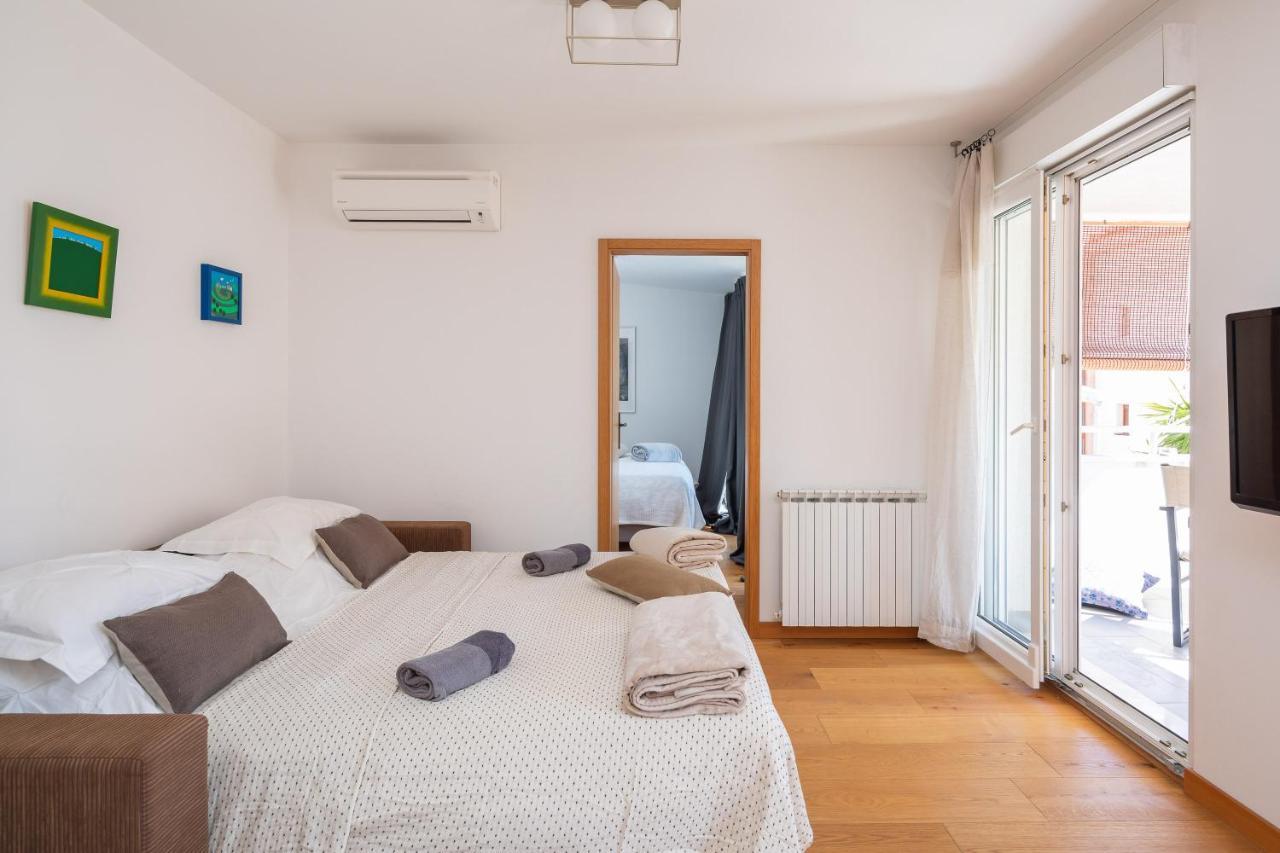 Modern Apt With Terrace 4 Min Walk To The Beach Split Eksteriør billede
