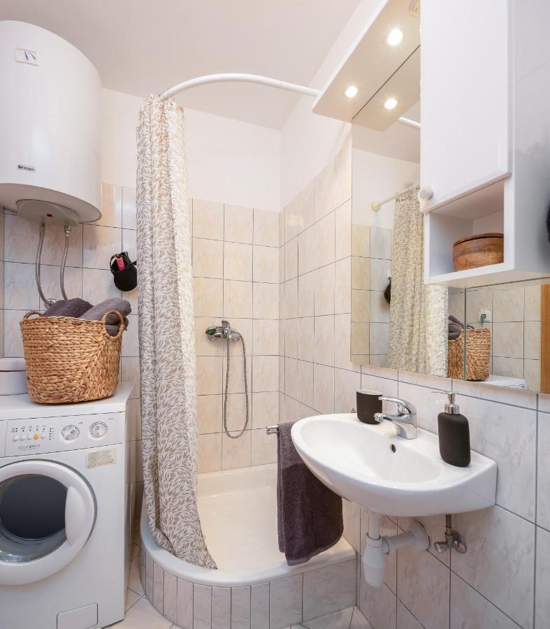 Modern Apt With Terrace 4 Min Walk To The Beach Split Eksteriør billede