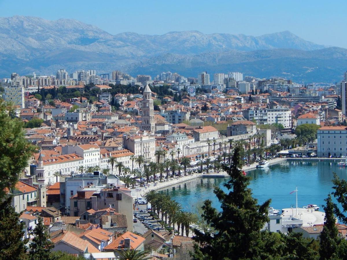 Modern Apt With Terrace 4 Min Walk To The Beach Split Eksteriør billede