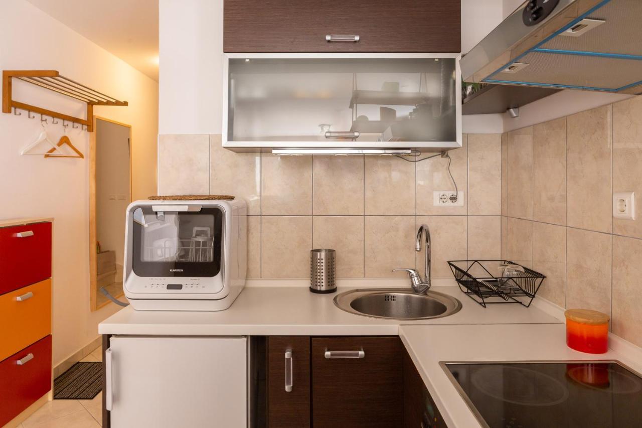 Modern Apt With Terrace 4 Min Walk To The Beach Split Eksteriør billede
